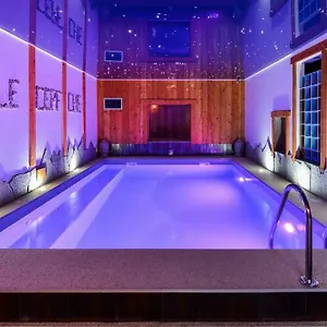 Le Cerf Che La Salle-les-Alpes